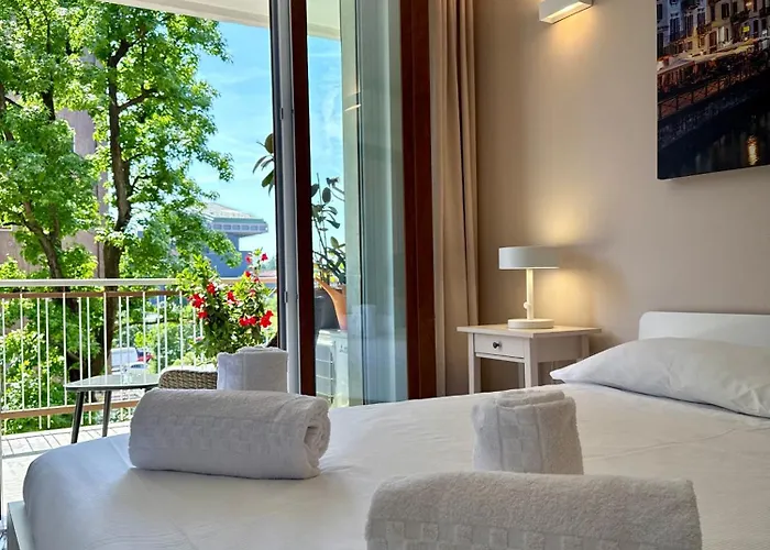 Luro Apartments - City Life Nest